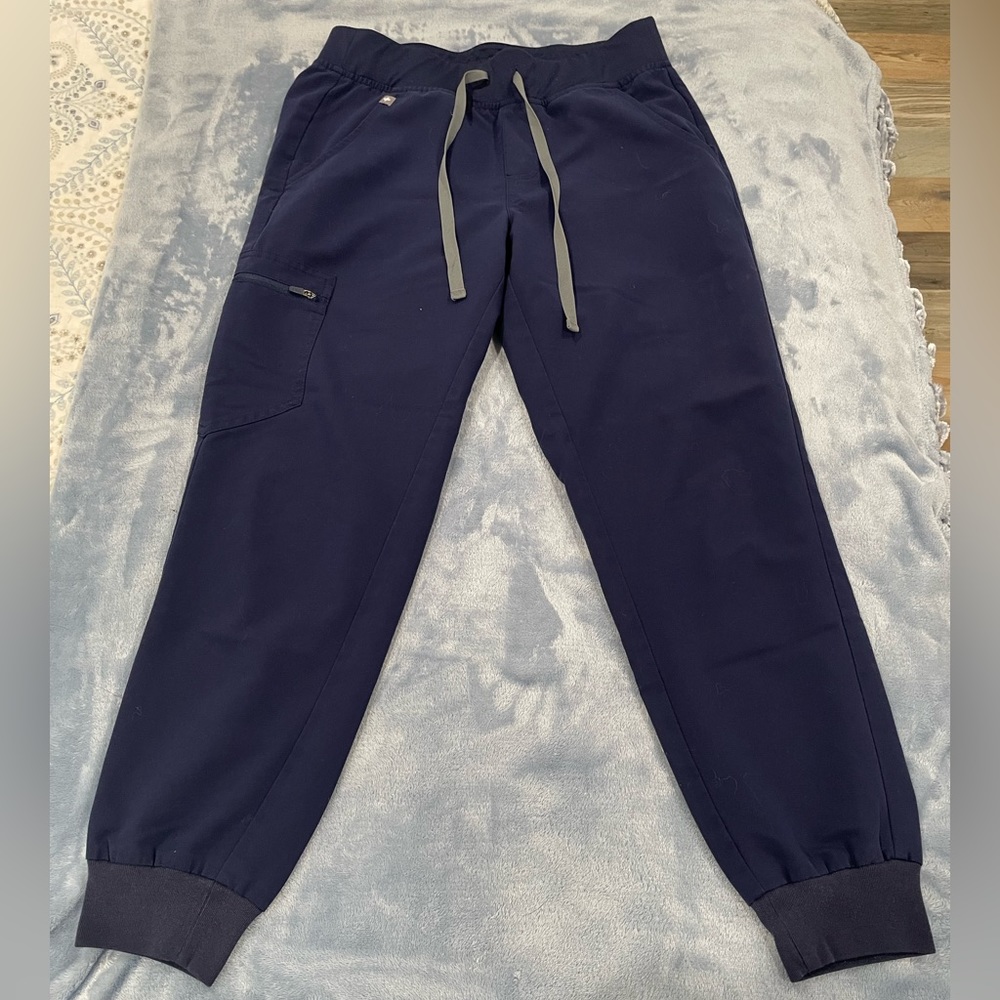 FIGS Women's Navy Zamora - Petite Jogger Scrub Pants - S - Petite / Navy